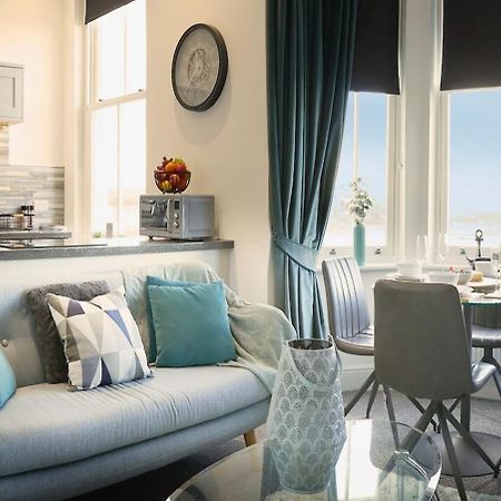 Sea View Serenity Breath Taking Sea View Sleeps 4 스카버러 외부 사진